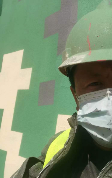 阿克苏迷彩漆未完全固化；